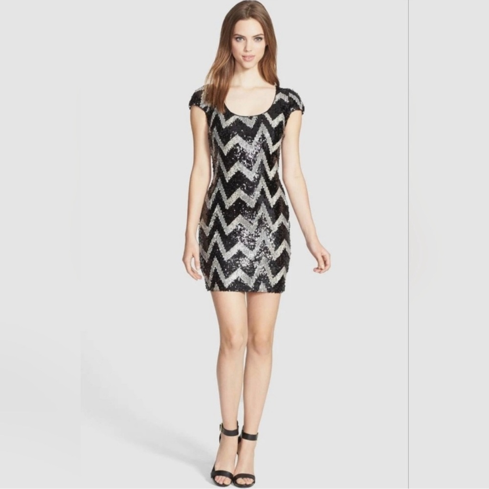 Dress the Population Gabrielle Sequined Open Back Mini Dress Womens Medium NWT